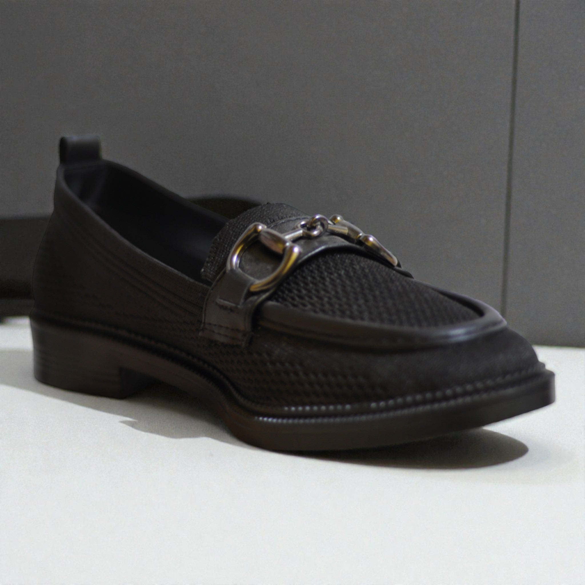 Kadın Ortopedik Günlük Loafer – Nefes Alan Mesh Dokulu, Tokalı Hafif Ayakkabı (Siyah)