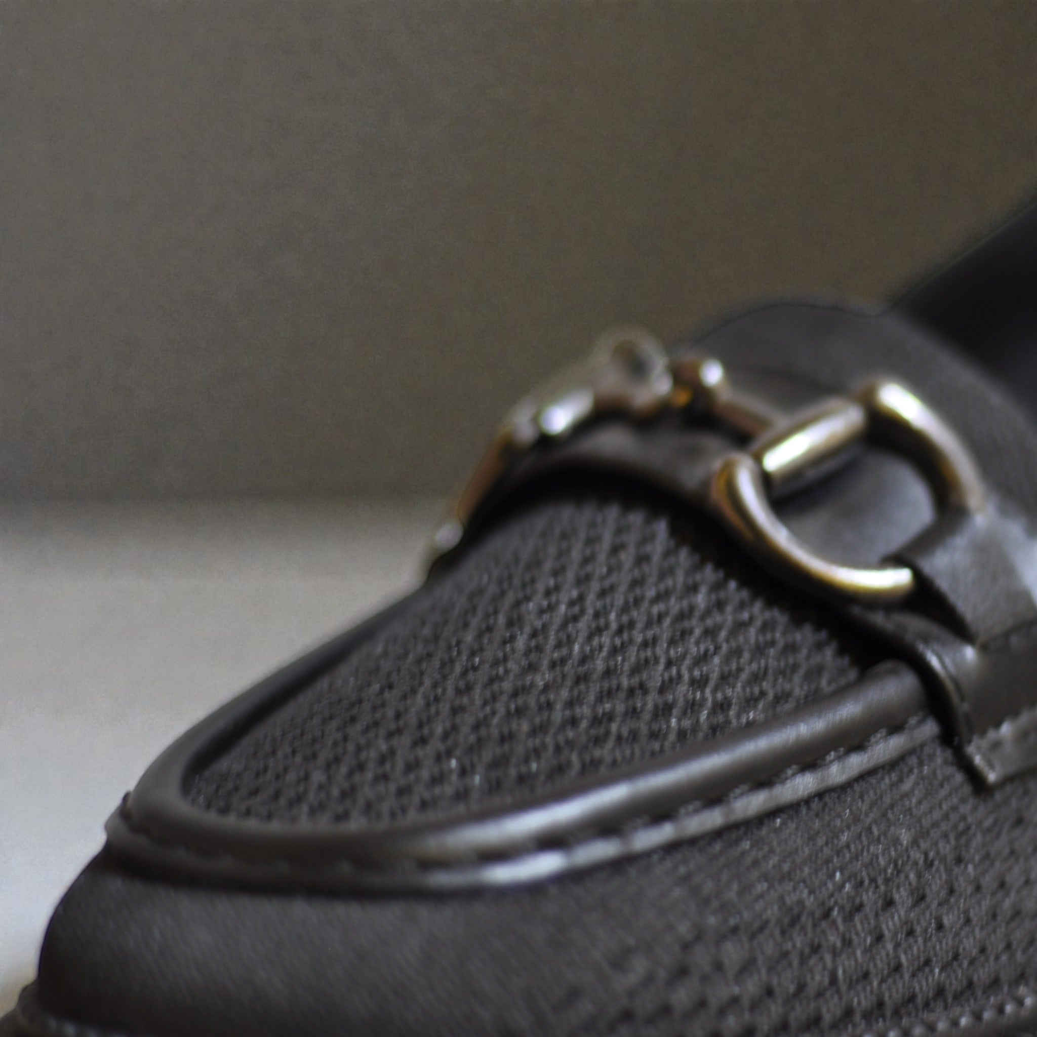 Kadın Ortopedik Günlük Loafer – Nefes Alan Mesh Dokulu, Tokalı Hafif Ayakkabı (Siyah)