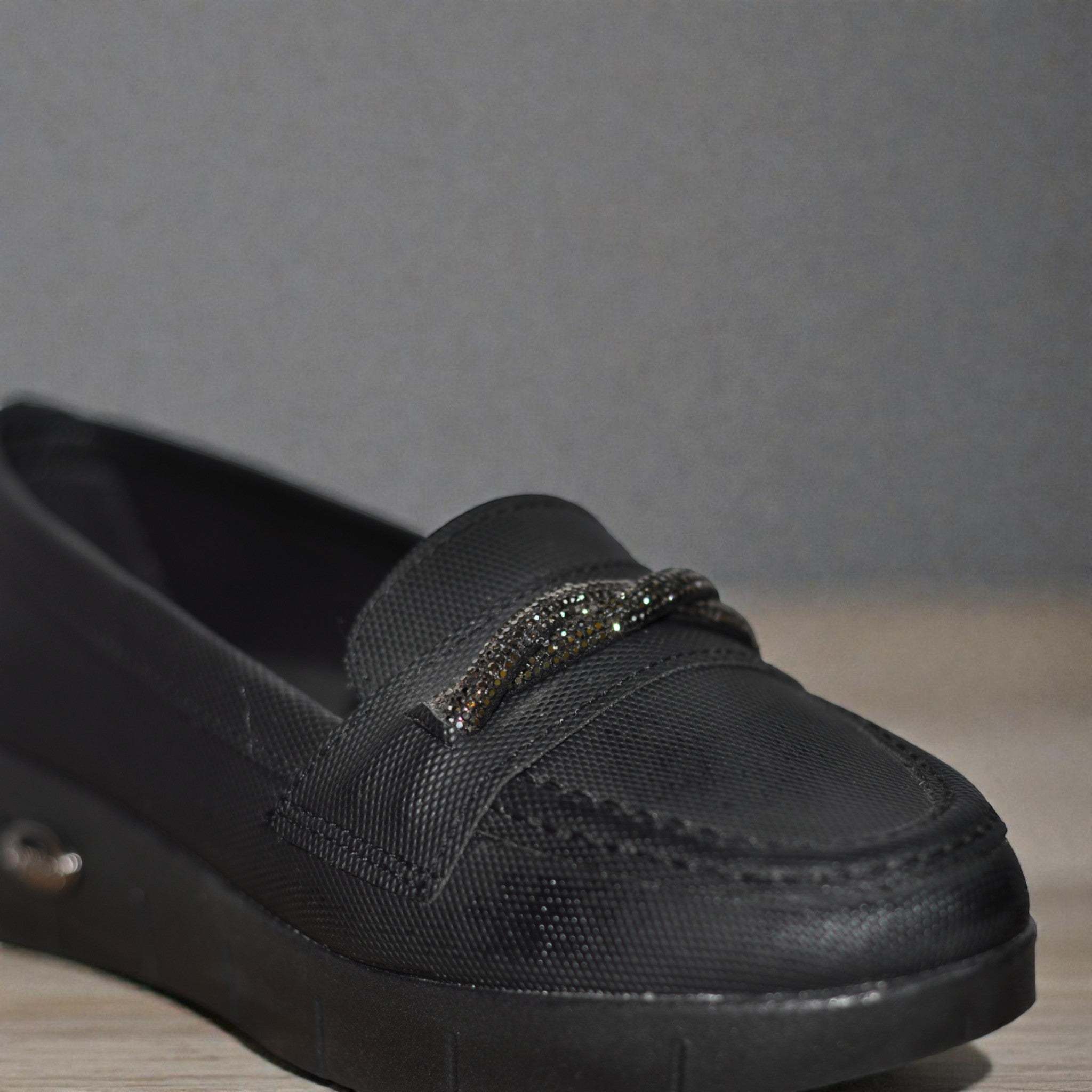 Kadın Ortopedik Kalın Taban Loafer – Parlak Tokalı, Kaymaz ve Hafif Günlük Ayakkabı (Siyah)