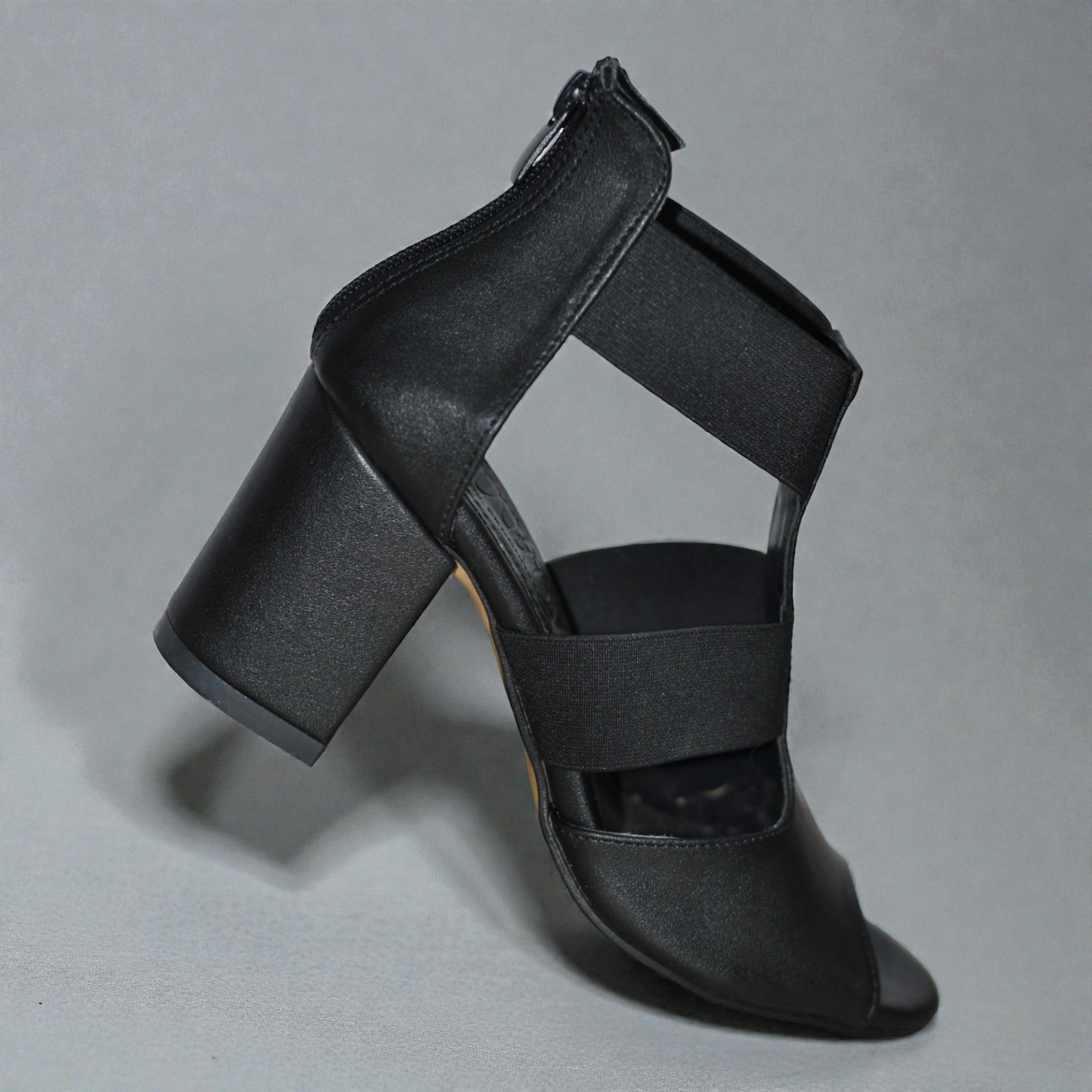 Kadın Kalın Topuklu Elastik Bantlı Sandalet – Rahat ve Şık Günlük & Özel Gün Ayakkabısı (Siyah)