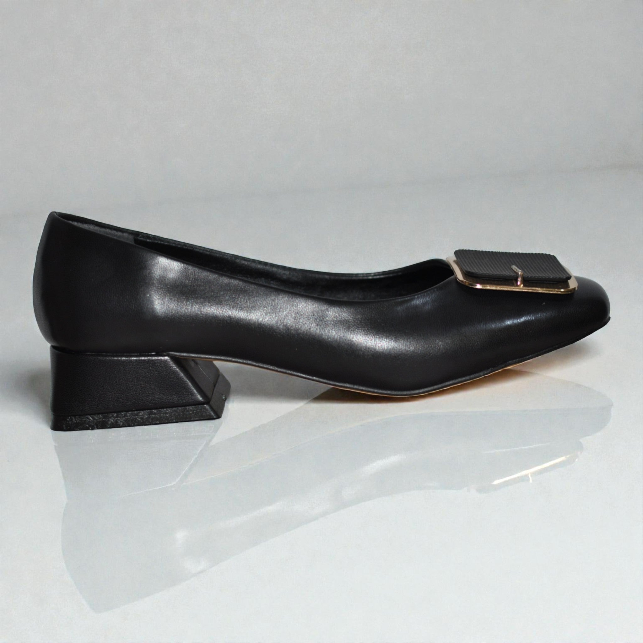 Kadın Kare Burunlu Tokalı Kısa Topuklu Ayakkabı – Modern ve Şık Günlük & Ofis Modeli (Siyah)