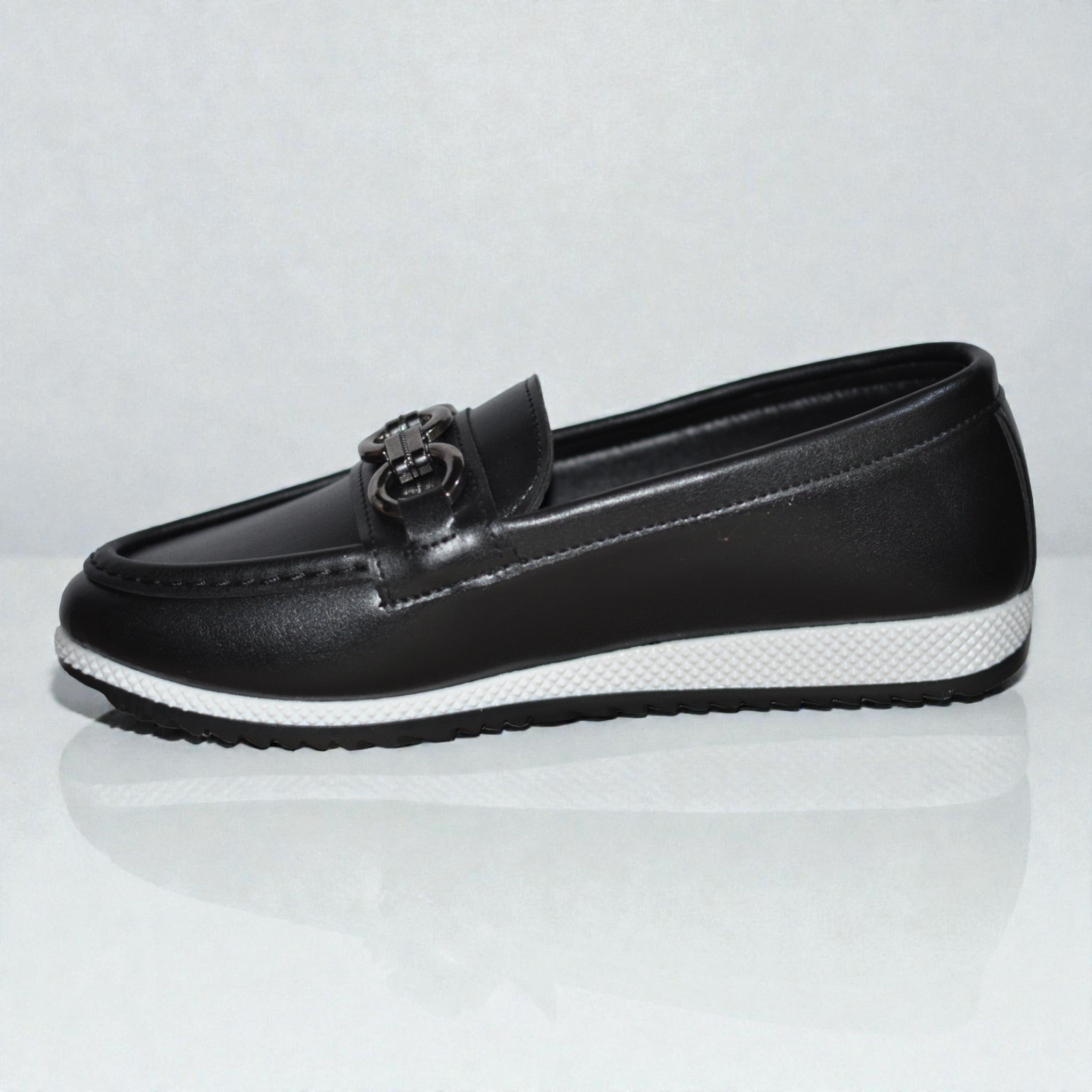 Kadın Ortopedik Spor Taban Loafer – Zincir Tokalı, Hafif ve Kaymaz Günlük Ayakkabı (Siyah)